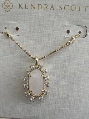 Kendra Scott necklace